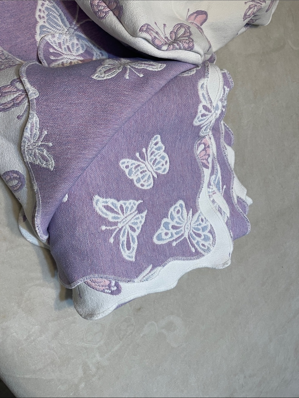 Butterfly Jacquard Throw Blanket in Lilac